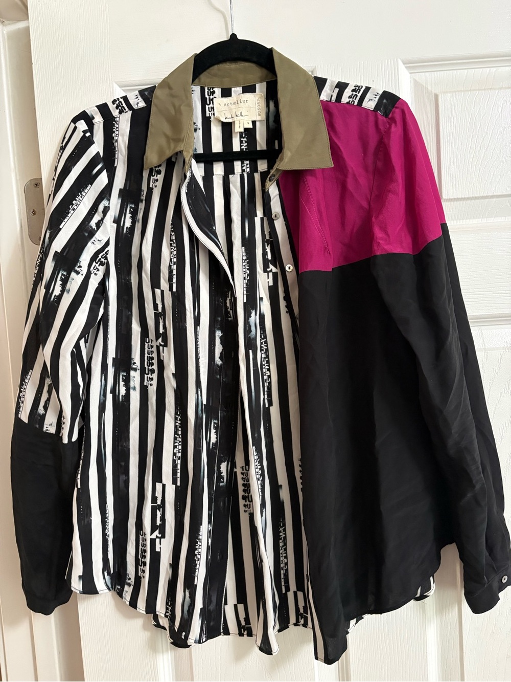65% Silk Artelier Nicole Miller artsy art to wear button up blouse top S